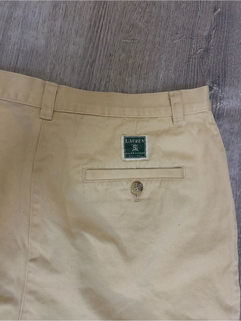 Ralph Lauren Men’s Light Khaki Bermuda Shorts Size 14 - Picture 6 of 9